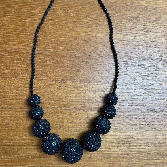 Pretty Black Beaded Necklace - Picture 2 of 6